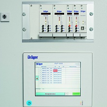 Панель визуализации RVP 5000 (снизу) и контроллер Drager REGARD 1/2 19 дюймов