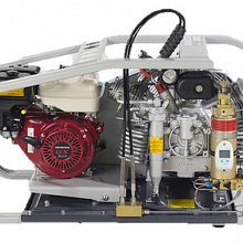 Переносной воздушный компрессор Mariner с бензиновым двигателем, вид сзади